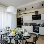 Pinoli Modern With Elevator And Balcony