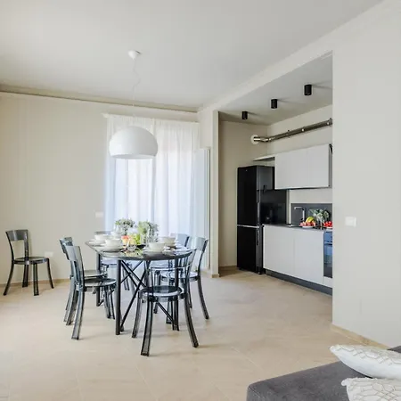 Pinoli Modern With Elevator And Balcony *