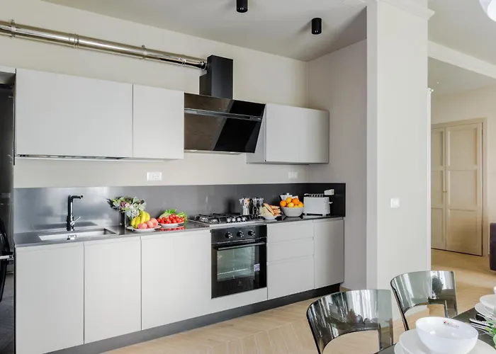 Pinoli Modern With Elevator And Balcony 아파트 루카