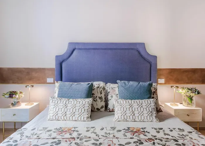 Pinoli Modern With Elevator And Balcony 아파트