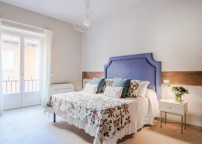 아파트 Pinoli Modern With Elevator And Balcony *